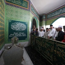Usai Salat Jumat, Ganjar...