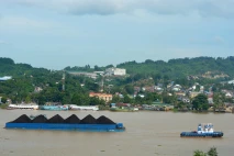 Lalu Lintas Tongkang...