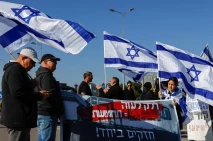 Warga Israel Protes...