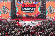 Hary Tanoesoedibjo Hadiri...