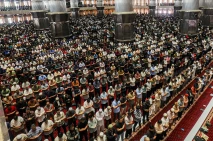 Suasana Khidmat Salat...