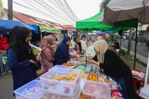 Berburu Beragam Menu...