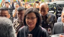4 Menteri Jokowi Hadiri...