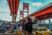 Potret Suasana Arus...