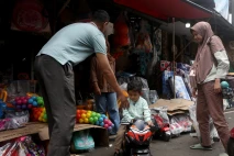 Penjualan Mainan di...
