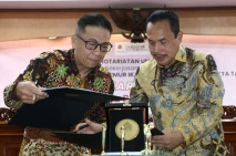 Ubaya Teken MoU dengan...