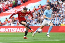 Hajar Man City 2-1,...