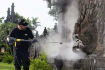 Karcher Bersihkan Bajra...