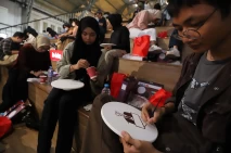 Melukis Lampu dalam...