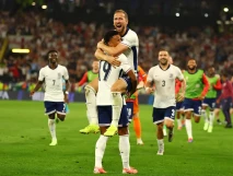 Bungkam Belanda 1-2,...