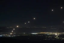 Langit Israel Mencekam,...