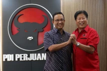 Sambangi DPD PDIP Jakarta,...