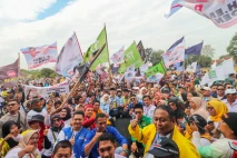 Ribuan Masyarakat dan...