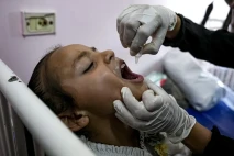 Kampanye Vaksinasi Polio...