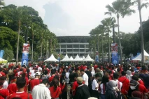 Menyala! Suporter Timnas...
