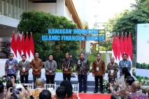 Presiden Jokowi Resmikan...
