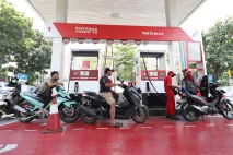Pertamina Resmi Turunkan...