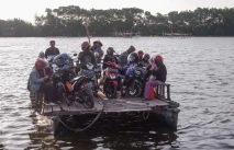 Aktivitas Penyeberangan...