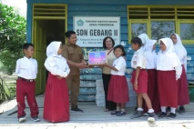 Bantuan Perlengkapan...