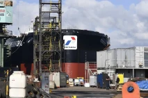 PIS Docking Kapal Tanker...
