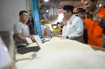 Suswono Kunjungi Pasar...