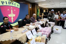 Kejagung Pamer Barang...