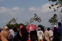 Serunya Aksi Crosser...