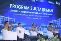 Bersama Tiga Menteri,...