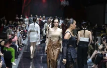 Fashion Show Rayakan...