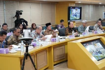 Bahas Proyek Strategis...