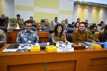 Menkomdigi Meutya Hafid...