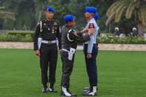 Panglima TNI Pimpin...