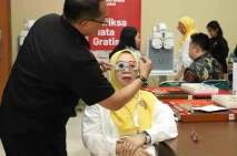 Optik Melawai Donasikan...