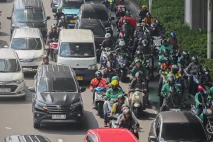 Liburan Panjang Usai,...