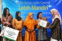 AXA Mandiri Bantu Nutrisi...