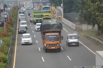 Truk Overload Jadi Sorotan,...