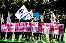 Potret Aksi Warga Tolak...