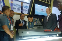 KSAL Tinjau Pameran...