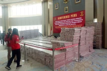 Gunung Uang Rp 11,8...