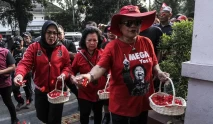 Aksi Tabur Bunga Kudatuli...