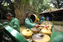Bakti BCA Perkuat Desa...