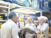 Pasar Legendaris Sepi,...
