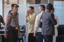 Jalani Pemeriksaan Korupsi...