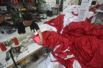 Produksi Bendera Merah...