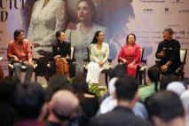 Jelang Pertunjukan Teater...