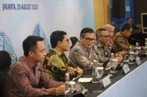 Ekonom Bank Mandiri...