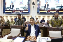 Menkeu Purbaya di Hadapan...