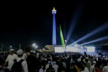 Ratusan Ribu Umat Islam...