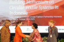 Membangun Momentum untuk...