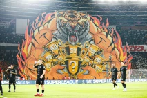 56 Ribu Jakmania Berikan...